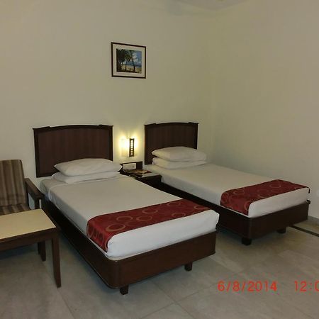 Hotel Thulashi Park Chennai Exterior foto